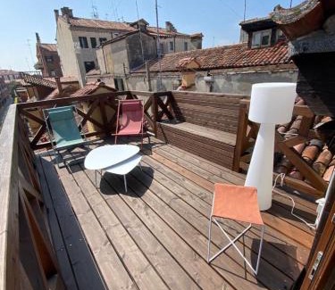 Cannaregio Apartment | Casa Virginia direct at the canal Cannaregio with own roof terrace