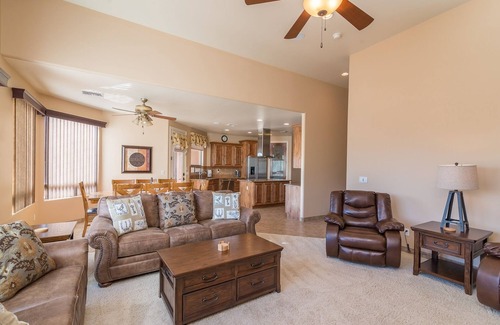 Desert Hills House | Casa Vista 4 Bedroom Home by RedAwning