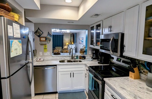 Oceanmarsh Subdivision Condo | Casa Wanderlust at Harbor Island #K204