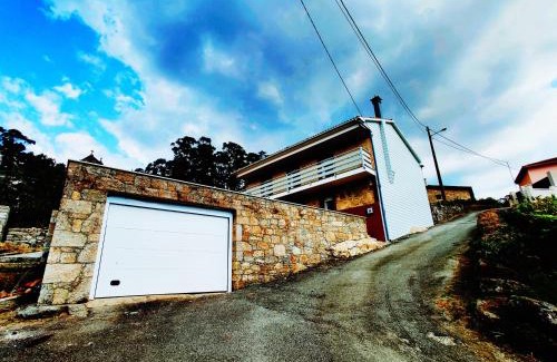 Vilagarcia de Arousa Ski Chalet | Casa Wolf