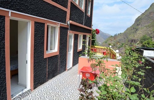 Ribeira Grande House | Casa xoxo - Bedroom 4