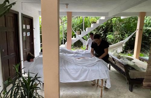 Tortuguero House | Casa y Cabaña Jaguar Tortuguero