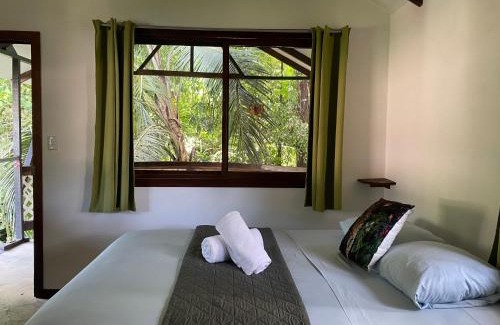 Tortuguero House | Casa y Cabaña Jaguar Tortuguero