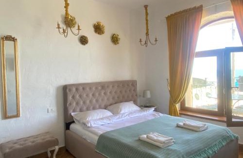 Doua Mai House | Casa YMA