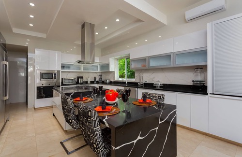 Playacar House | CASA YOLO- Book your Dream! Comfort, Elegance & Special Discount.