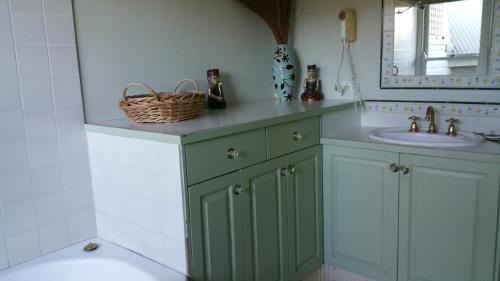 Nelson Bay Apartment | Casablanca Enchanted Cottage