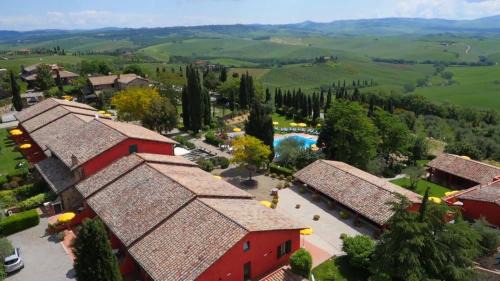 San Quirico d'Orcia Apartment | Casanova - Family Apartments Residence