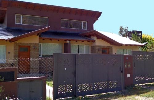 El Bolson House | Casas con vista al Piltri