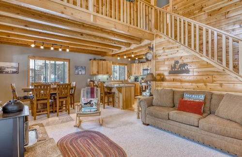 Serene Lakes House | Cascade Cabin