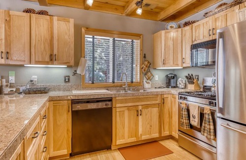 Serene Lakes House | Cascade Cabin