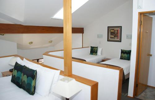 Two Mile Bay Hotel | Cascades Lakefront Motel