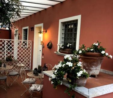 Ripa-Pozzi-Ponterosso Apartment | Case Rosse Suite