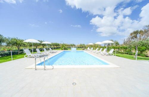 Piana Calzata House | Case Vacanze Mare Nostrum - Villas in front of the Beach with Pool