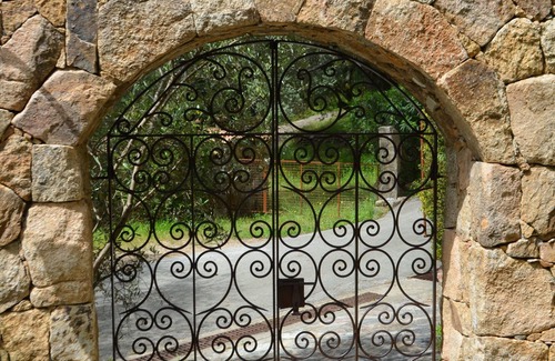 Olmeto House | Caseddu in the shade of the Olive Trees, just a few steps from the sea.