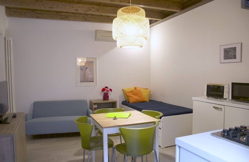 Cernusco sul Naviglio Apartment | CaseOspitali - CASA CARAMELLI Bilocale in corteREGOLE DELLA CASA (see below for