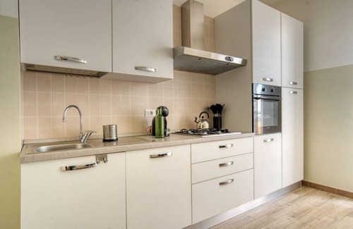 Milan Apartment | CaseOspitali - Casa Luce bilo next San Raffaele