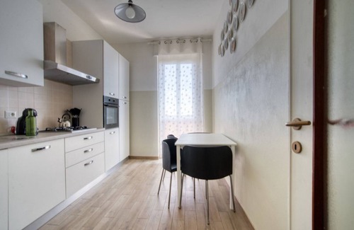 Milan Apartment | CaseOspitali - Casa Luce bilo next San Raffaele