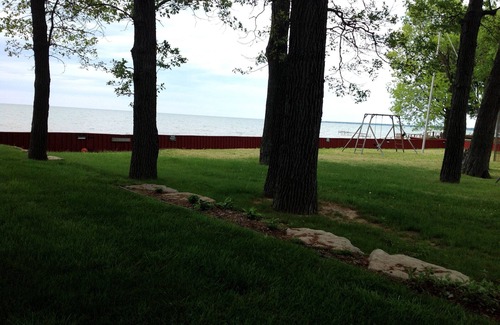 Pigeon Cottage | Caseville, Mi (Sand Point Area Cottage Rental) Cute, Cozy Cottage.