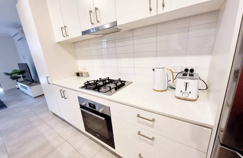 Melbourne House | Casey Green Estate 3 bedrooms Narre Warren home
