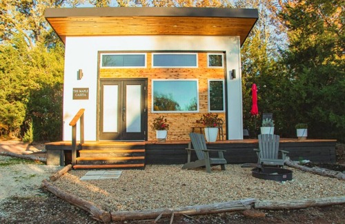 Athens House | Casita 4 · Whimsical cozy tiny home in nature near water