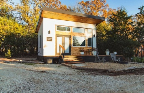 Athens House | Casita 4 · Whimsical cozy tiny home in nature near water