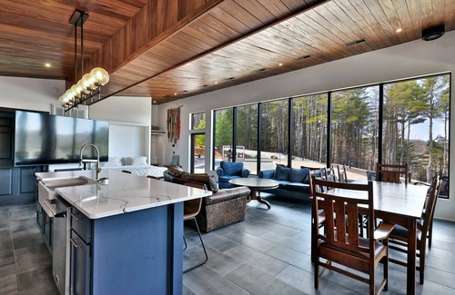 Woodstock House | Casita Alta: Main House & Pool House w/Pool Use
