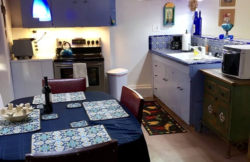Mesilla House | Casita Azul, Mesilla Plaza Only Steps Away