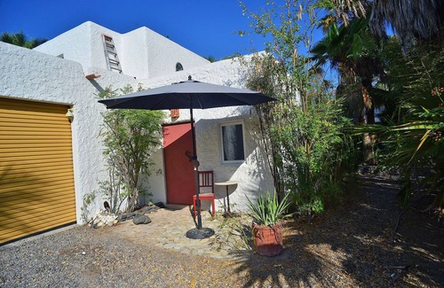 El Centenario House | Casita La Capilla - The quiet garden place