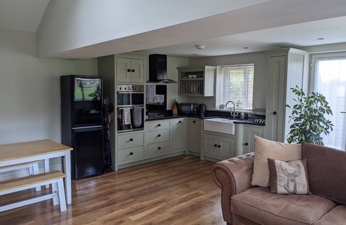 Cinderford Cabin | Casita Lodge | Peaceful Couples Escape w/Hot Tub