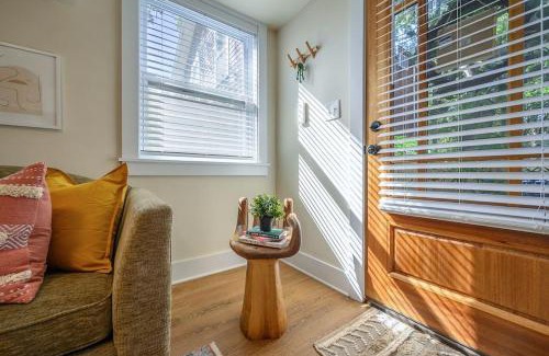 Seminole Heights Apartment | Casita on Central Walk to shops bars and food