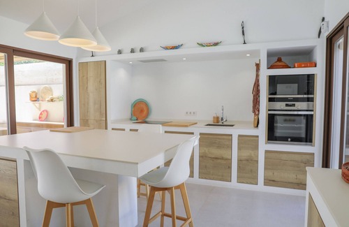 Moravit Villa | Casita Travel | Villa Josa