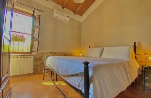 Montelaguardia House | Casolare del Maestrale - M&M Holiday House