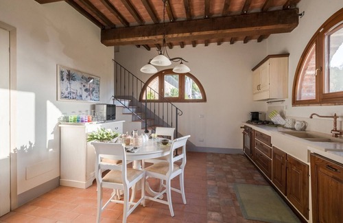 Palaia Villa | Casolare Francia Promoted By WeekHomes.com