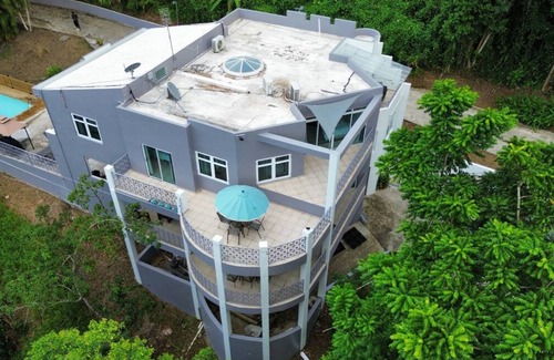 Trujillo Alto Villa | Casona Carraizo Retreat