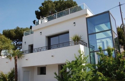 Cassis House | Cassis Modern Villa, Sea View, Heated Pool, 800m village and beach, Provence