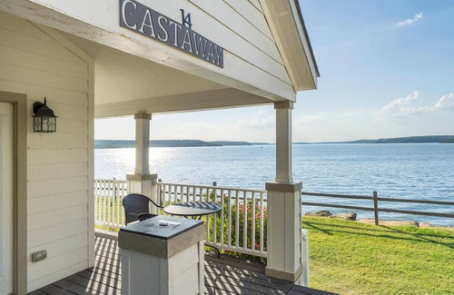 Sperry Cottage | Castaway at CrossTimbers Marina