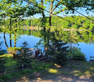 Newaygo Apartment | Castaway Cottage on Croton Pond #4