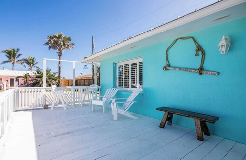 Ocean Shores House | Castaway Cottage – paradise at the beach!