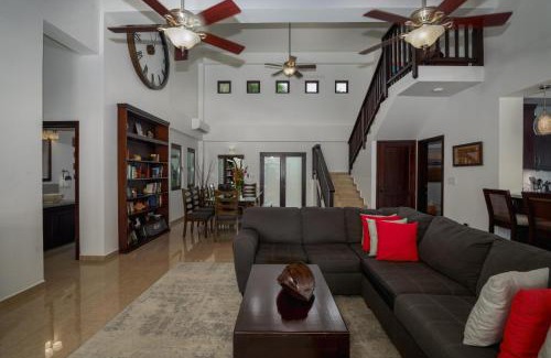 Plantation Villa | Castaway Villa - 4 Bedroom Beachfront Villa