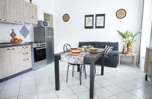 Casteldaccia House | Casteldaccia center apartment. Quiet area. 4 places.Cottage Olivuzza
