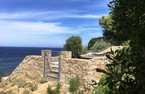 Marine de Saint Ambroggio House | Castelia