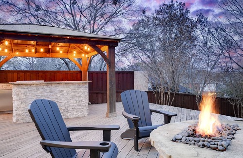 McKinney Resort | CastilloDeBastille-Perfect for entertaining with a backyard Oasis