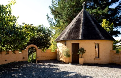 Upper Moutere Other | Castle ∙ 1 bedroom ∙ 16 guests