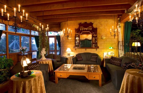 Upper Moutere Other | Castle ∙ 1 bedroom ∙ 16 guests