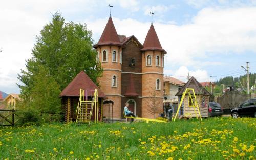 Polyanytsya Apartment | Castle Belvedere