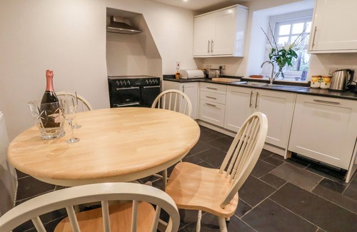 Meliden Cottage | CASTLE HOUSE, pet friendly, character holiday cottage in Dyserth