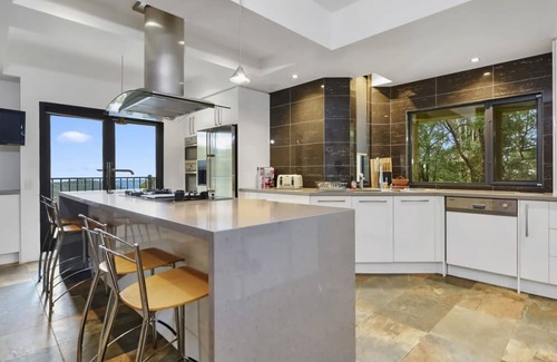 Ferny Creek House | Castle in Ferny Creek with Pool
