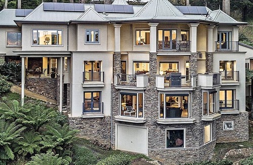 Ferny Creek House | Castle in Ferny Creek with Pool