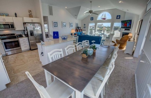 Southern Shores House | Castle on a Cloud | 450 ft from the beach | Private Pool, Hot Tub | Southern Shores