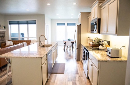 Nampa House | Castle Peak home w/HOT TUB, GAME ROOM + COMMUNITY POOL.
